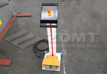 腳踏開關(guān).jpg 腳踏開關(guān).jpg