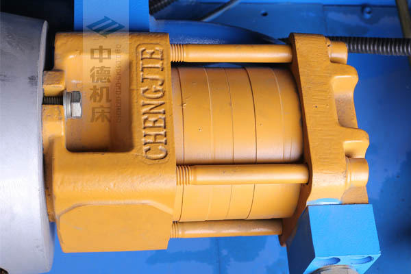 ZDPK-4015采用國內一流品牌電機及油泵，動力強勁，噪音低.jpg